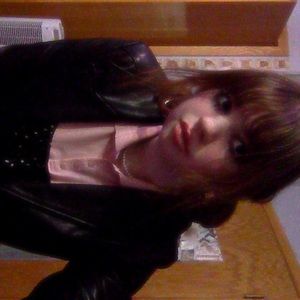 Meet your Posher, Maya